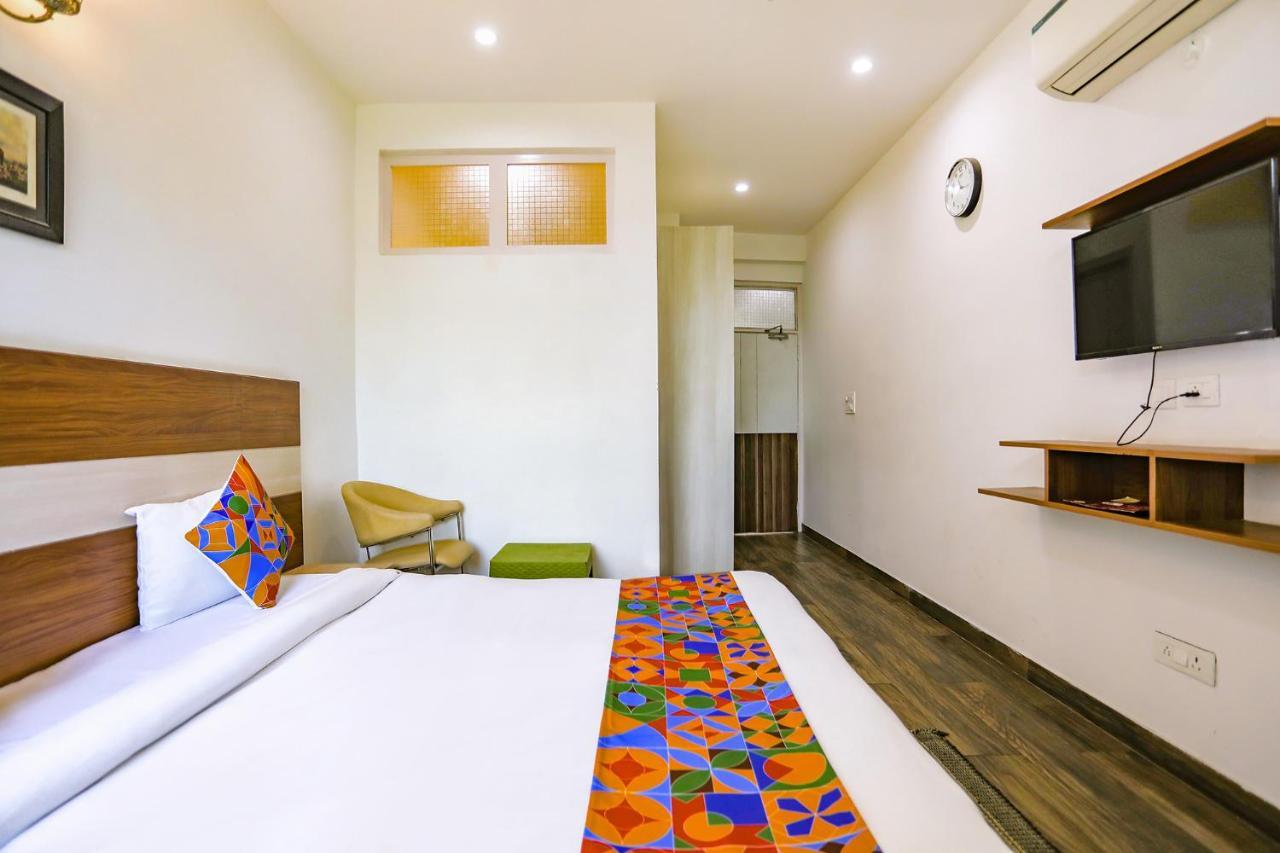 Fabhotel Aravali Suites 古尔冈 外观 照片