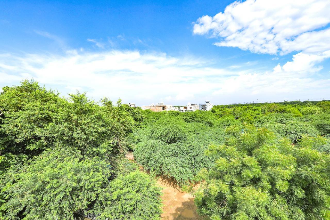 Fabhotel Aravali Suites 古尔冈 外观 照片