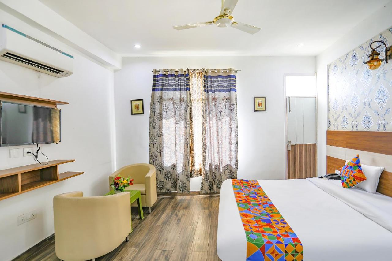 Fabhotel Aravali Suites 古尔冈 外观 照片